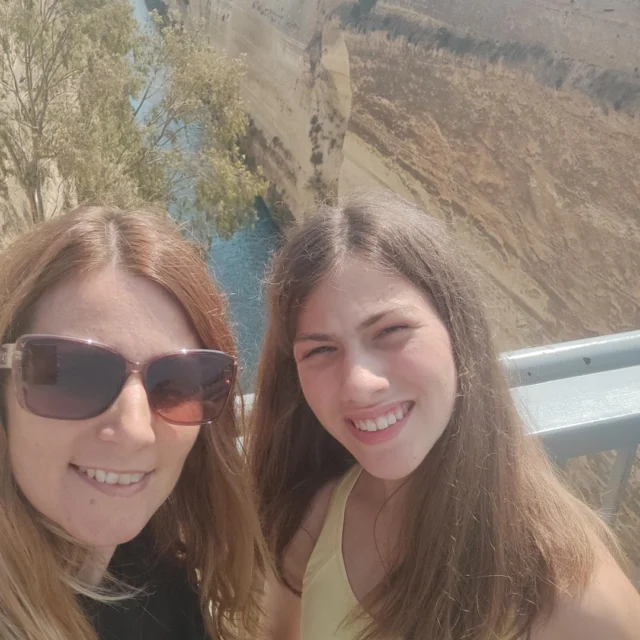 💙🚐Dolciviaggi non è un’agenzia.È un progetto professionale, nato da anni di viaggi, studio e confronto con famiglie reali.Costruiamo esperienze a misura di persone.E lo facciamo in modo etico, trasparente, in regola.Perché chi viaggia con bambini merita attenzione, non improvvisazione